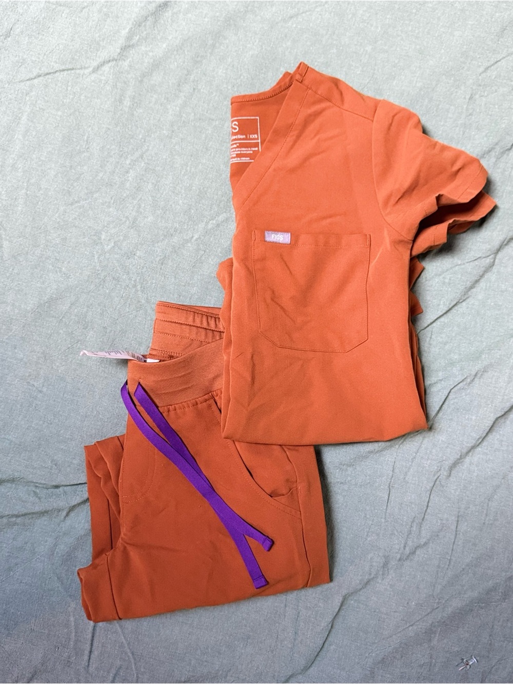FIGS Women’s RARE Scrub Set Atlantic Fall
